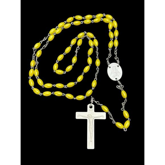 Vintage Yellow & White Plastic Rosary - Picture 1 of 3